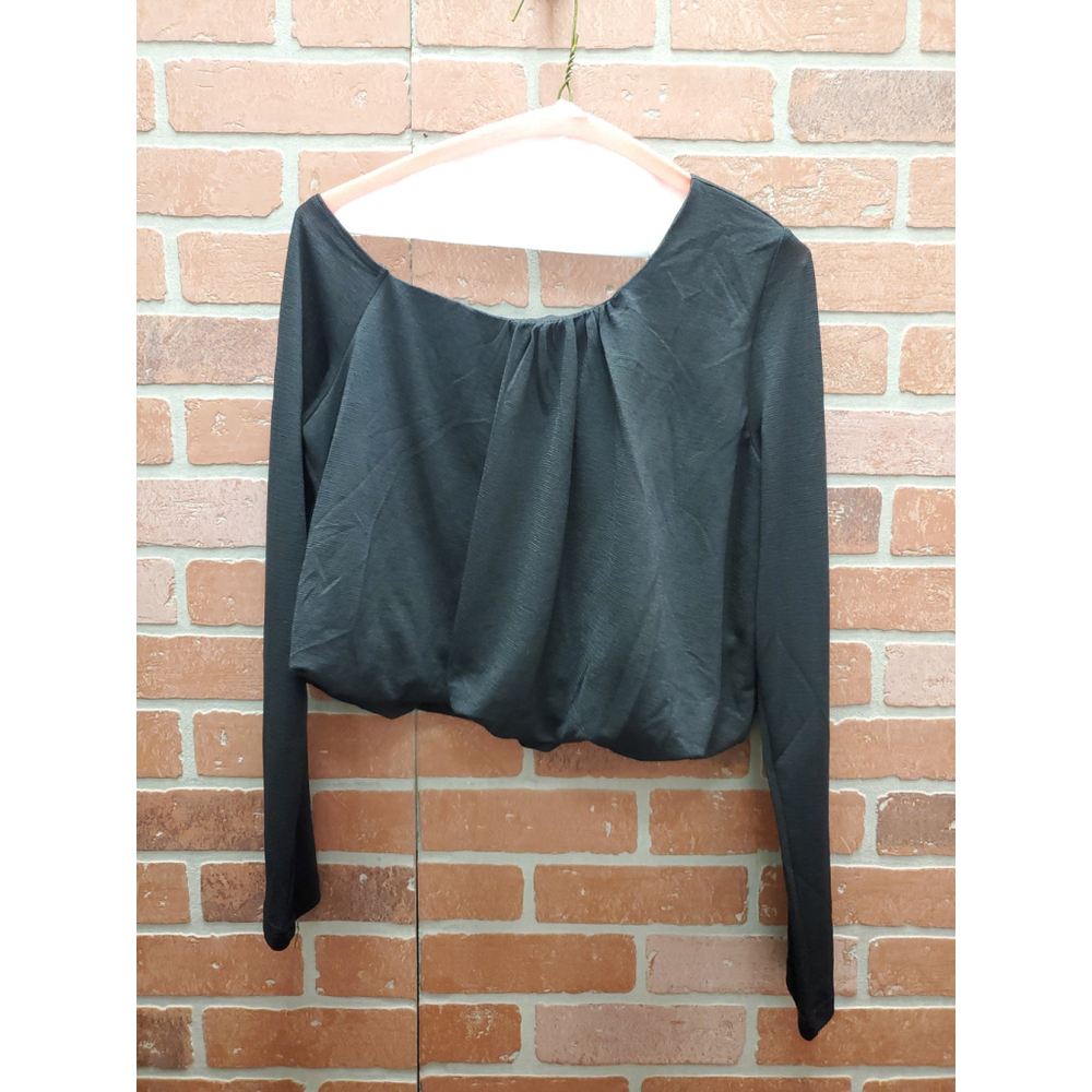 Painted Threads Black Cold Shoulder Crop. Size L. RS 81